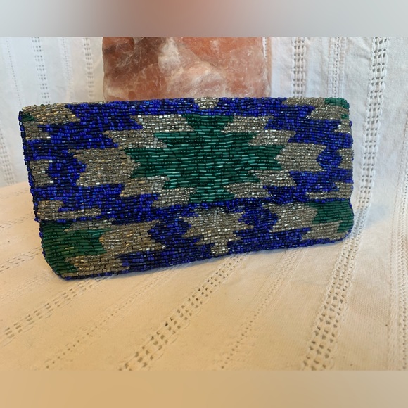 Expressions by Canfloyd. Clutch With Chain. New w/ tags - Picture 2 of 5